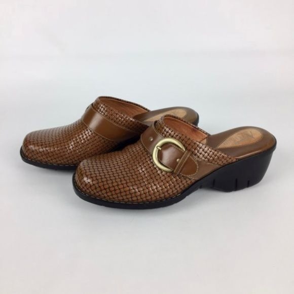 Clarks Womens Tan Brown Leather Heeled Mules Basket Weave Comfort Shoes size 7 - Picture 3 of 16